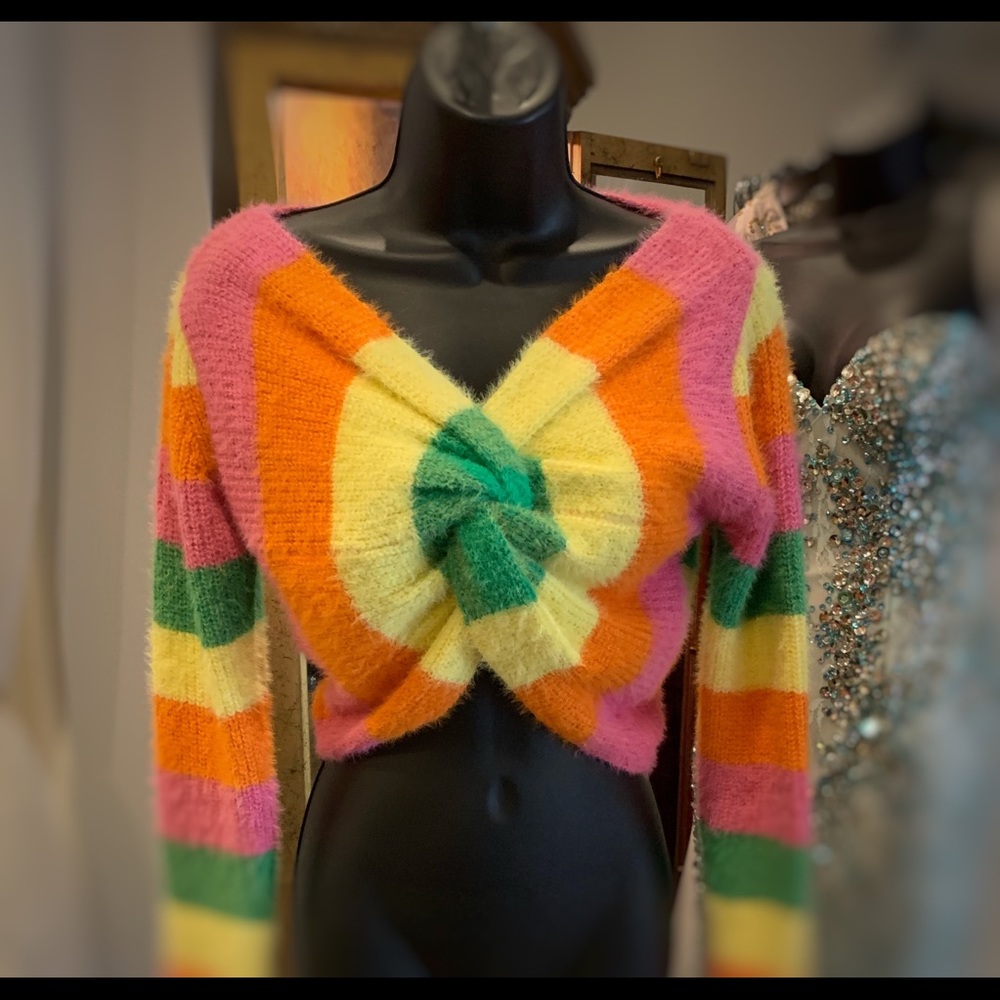 Sweater crop
